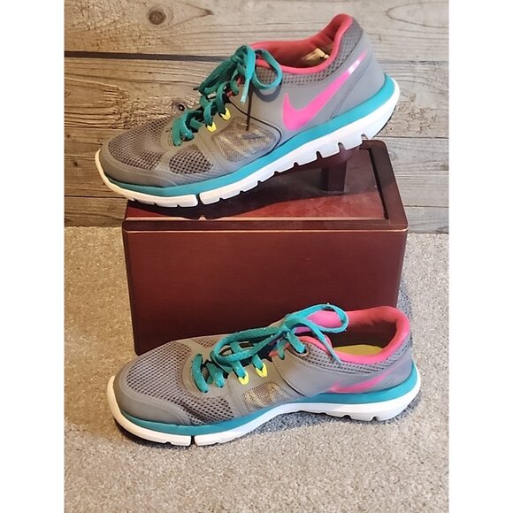 Nike Flex 2014 Run Gray Pink 642767-063 Running Shoes Womens PREOWNED - Size 7 - Picture 2 of 13